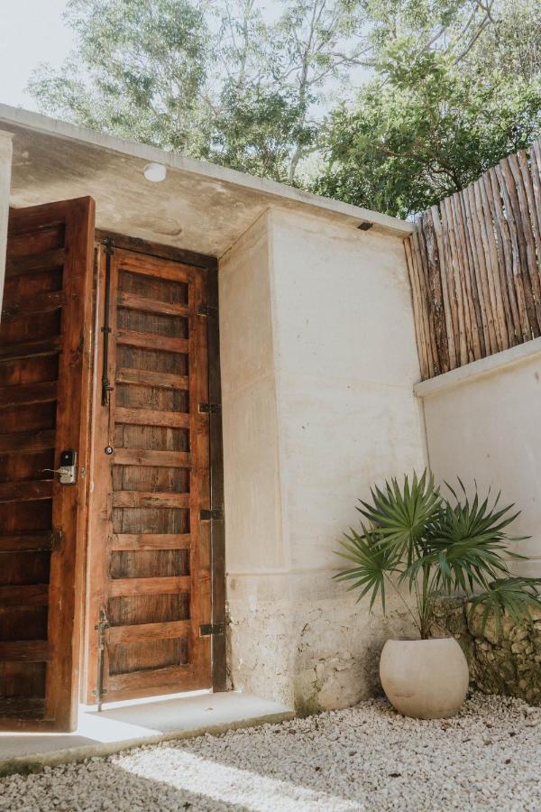 Casa Chimi Tulum Bed & Breakfast Exterior photo