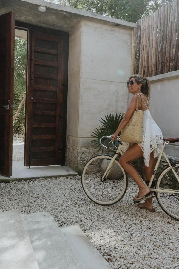 Casa Chimi Tulum Bed & Breakfast Exterior photo